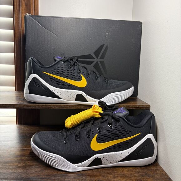 Athletic_Shoes